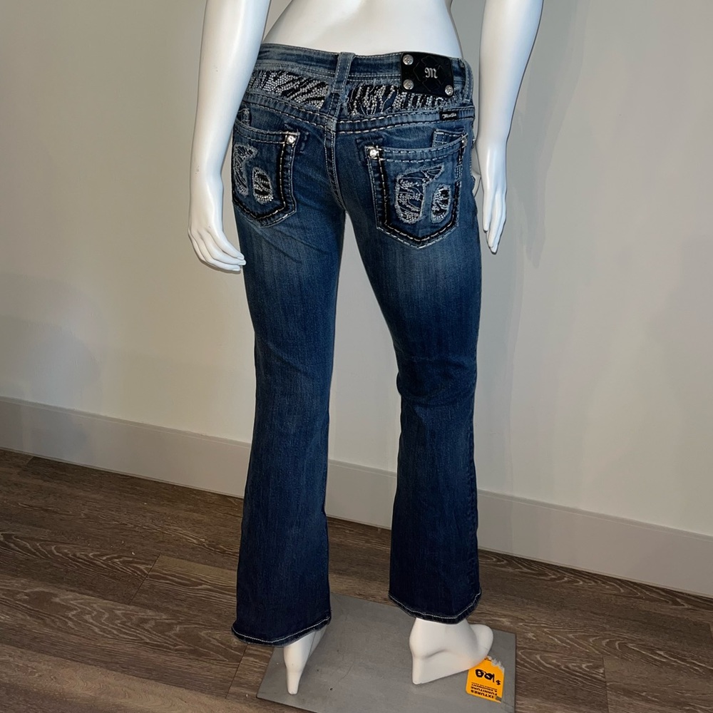 Miss Me size 30 BARELY WORN, boot cut blue jeans